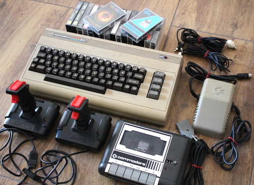 Lotto commodore - commodore, +